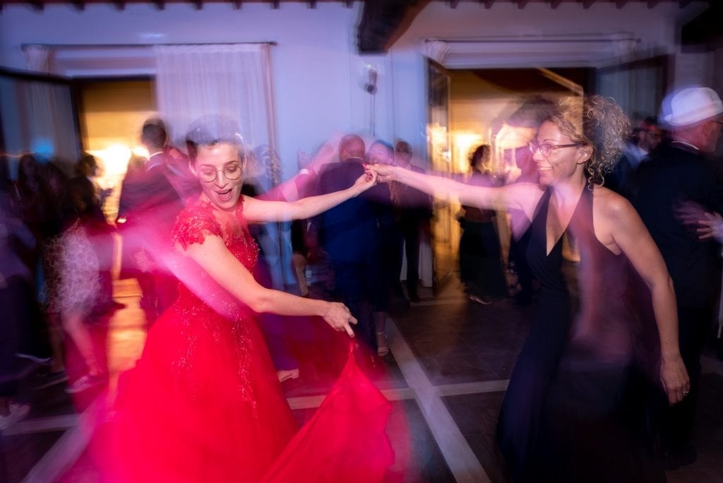 wedding-party-red-bride-photo-reportage