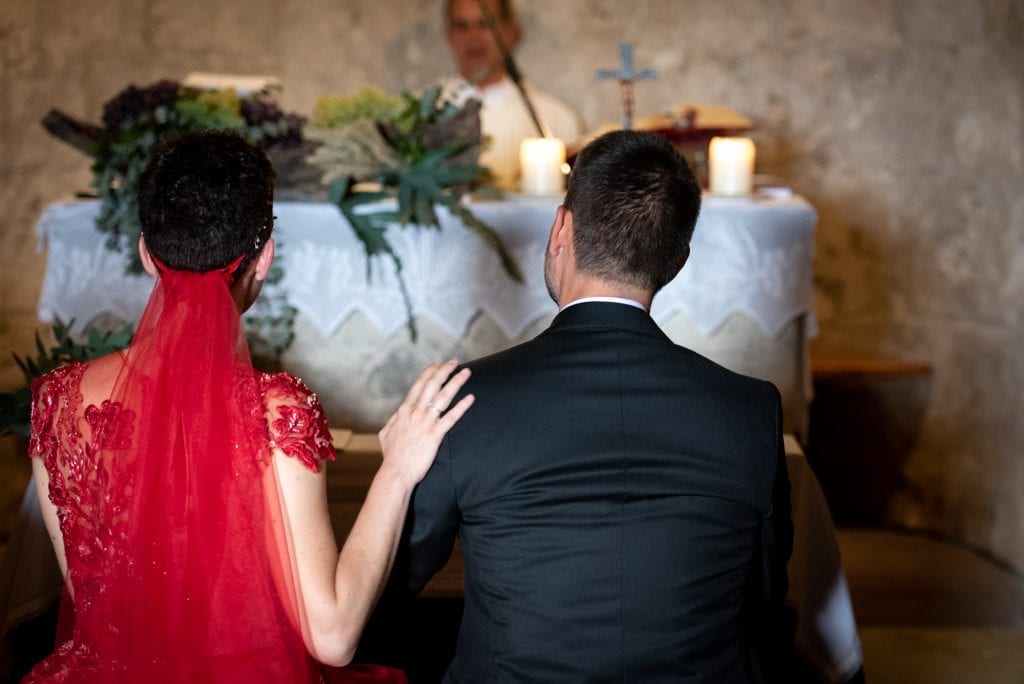red-dress-bride-tuscany-galgano